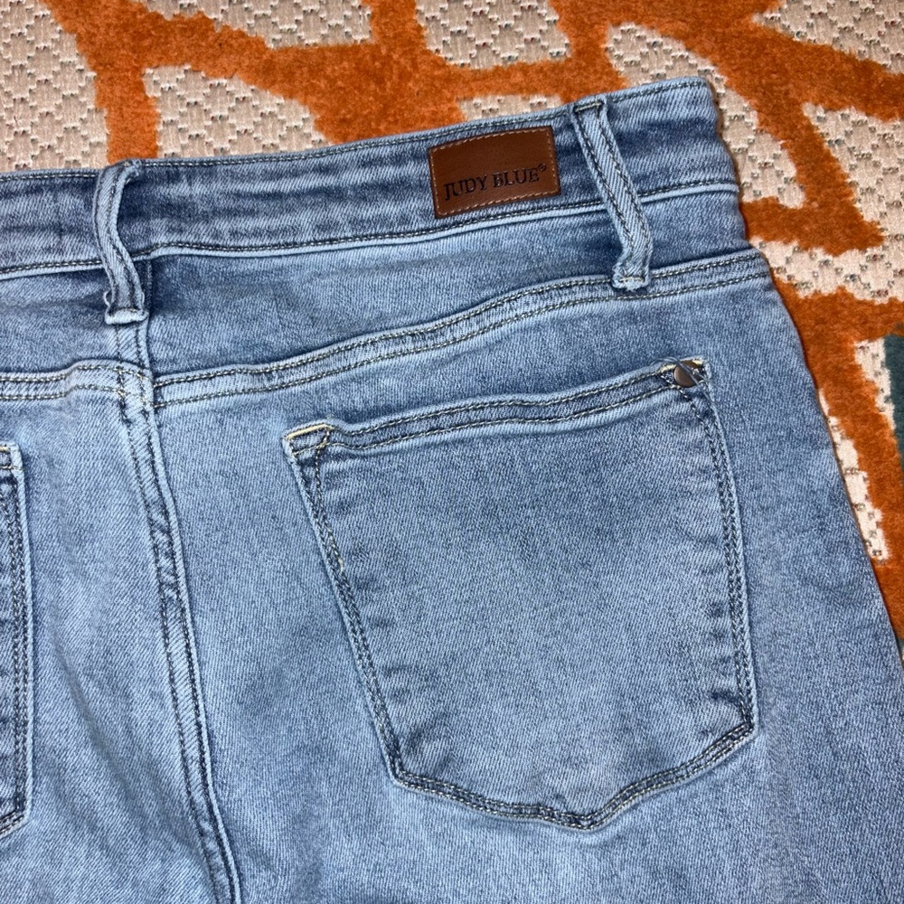 Judy Blue Boyfriend Fit Jeans Size 13/31 Light Wash Stretch - Picture 9 of 11
